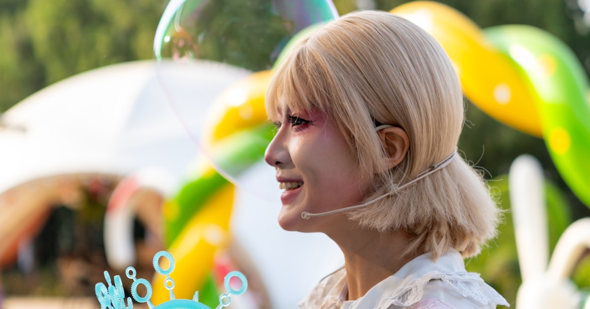 物語性のある雰囲気の女性ポートレート