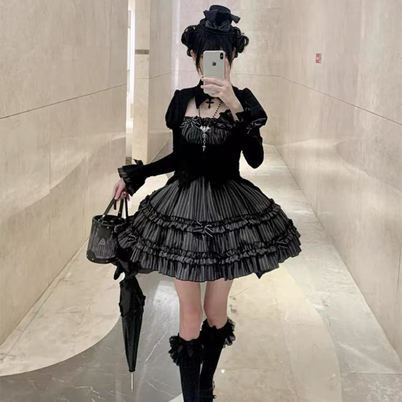 ゴスロリ フリルたっぷりゴシックロリータドレス