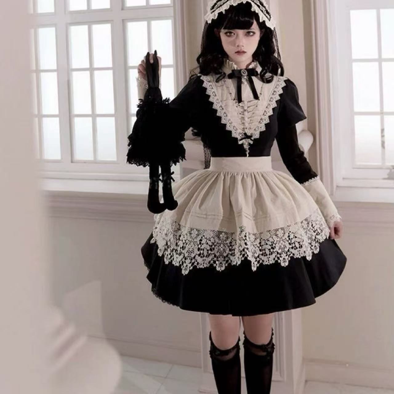 ロリータファッション 清楚な修道院風レースメイド服