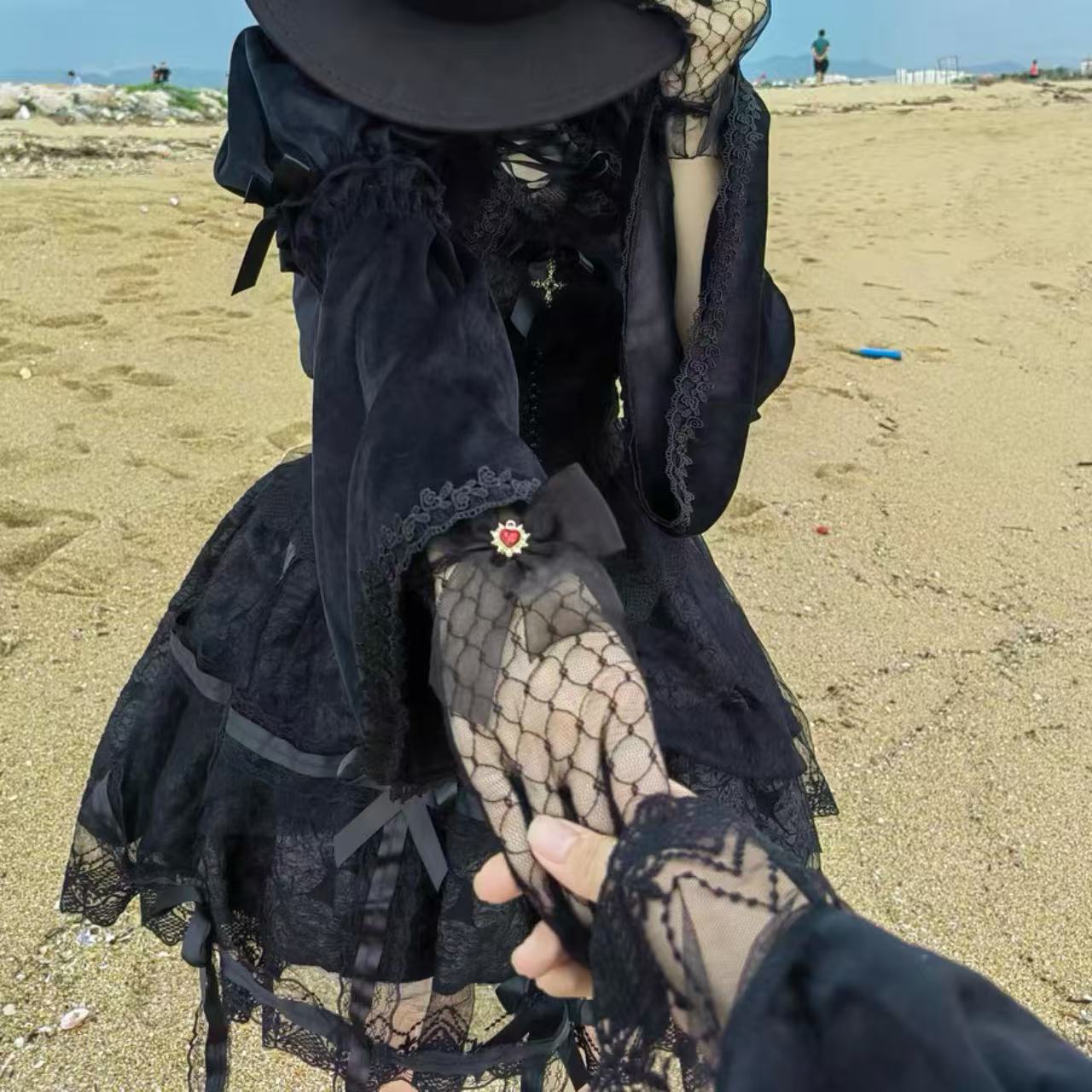 ゴスロリ 宮廷風レース重ね姫袖ワンピース