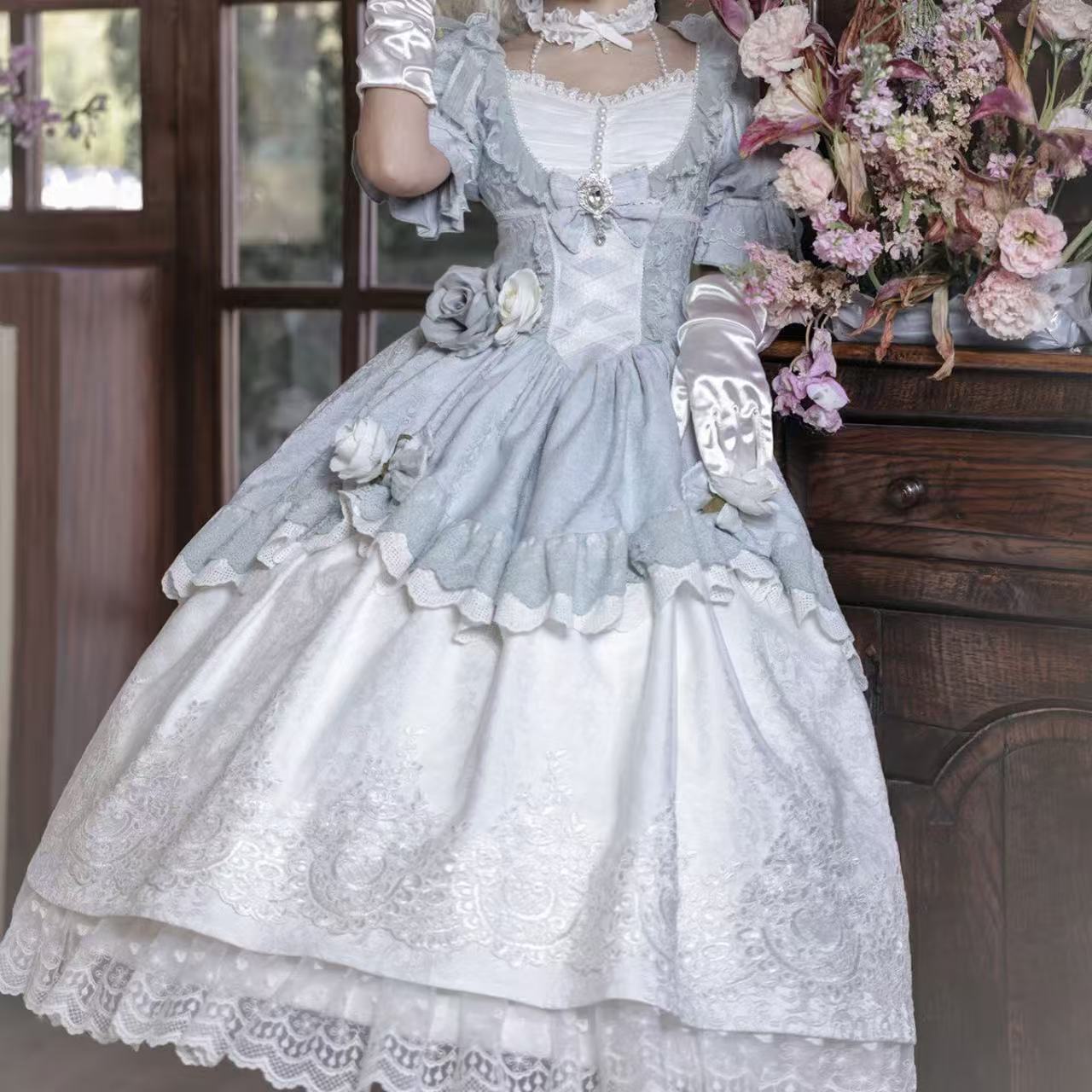ロリータファッション 【クラシカルロリータ】パフスリーブライトブルーホワイトレースドレスワンピース