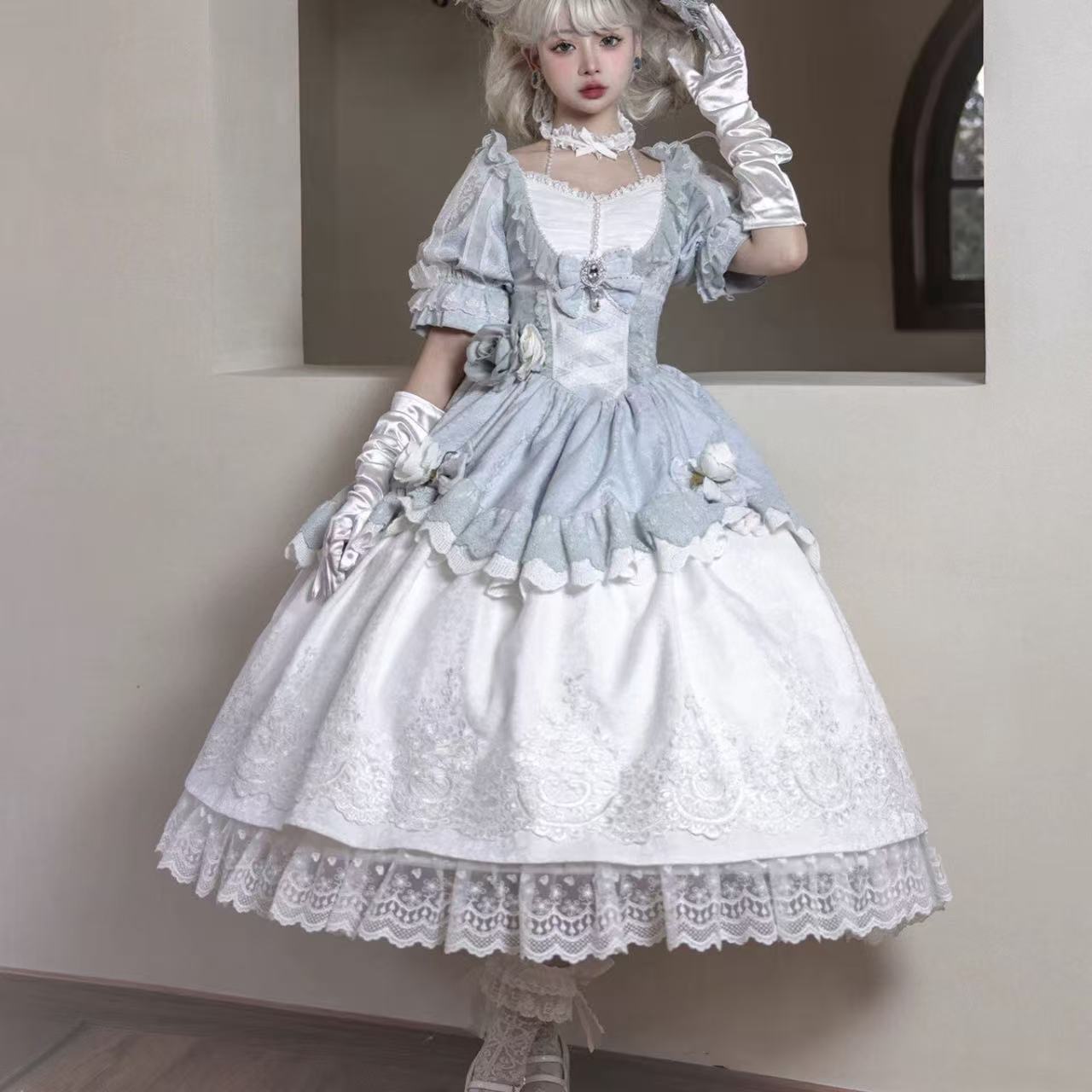 ロリータファッション 【クラシカルロリータ】パフスリーブライトブルーホワイトレースドレスワンピース