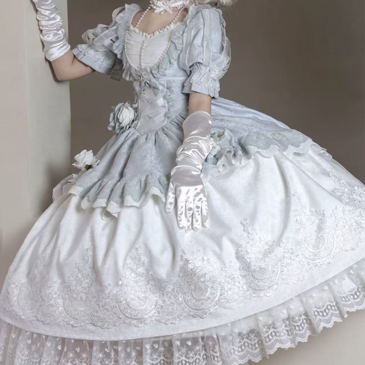 ロリータファッション 【クラシカルロリータ】パフスリーブライトブルーホワイトレースドレスワンピース