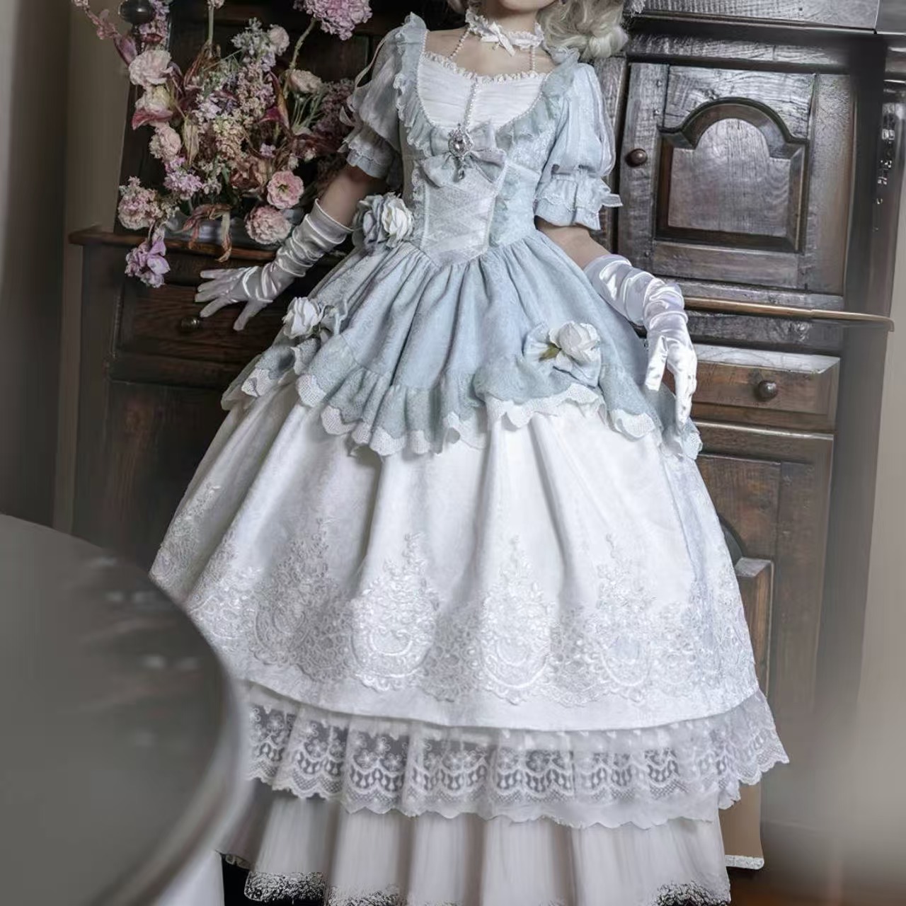 ロリータファッション 【クラシカルロリータ】パフスリーブライトブルーホワイトレースドレスワンピース