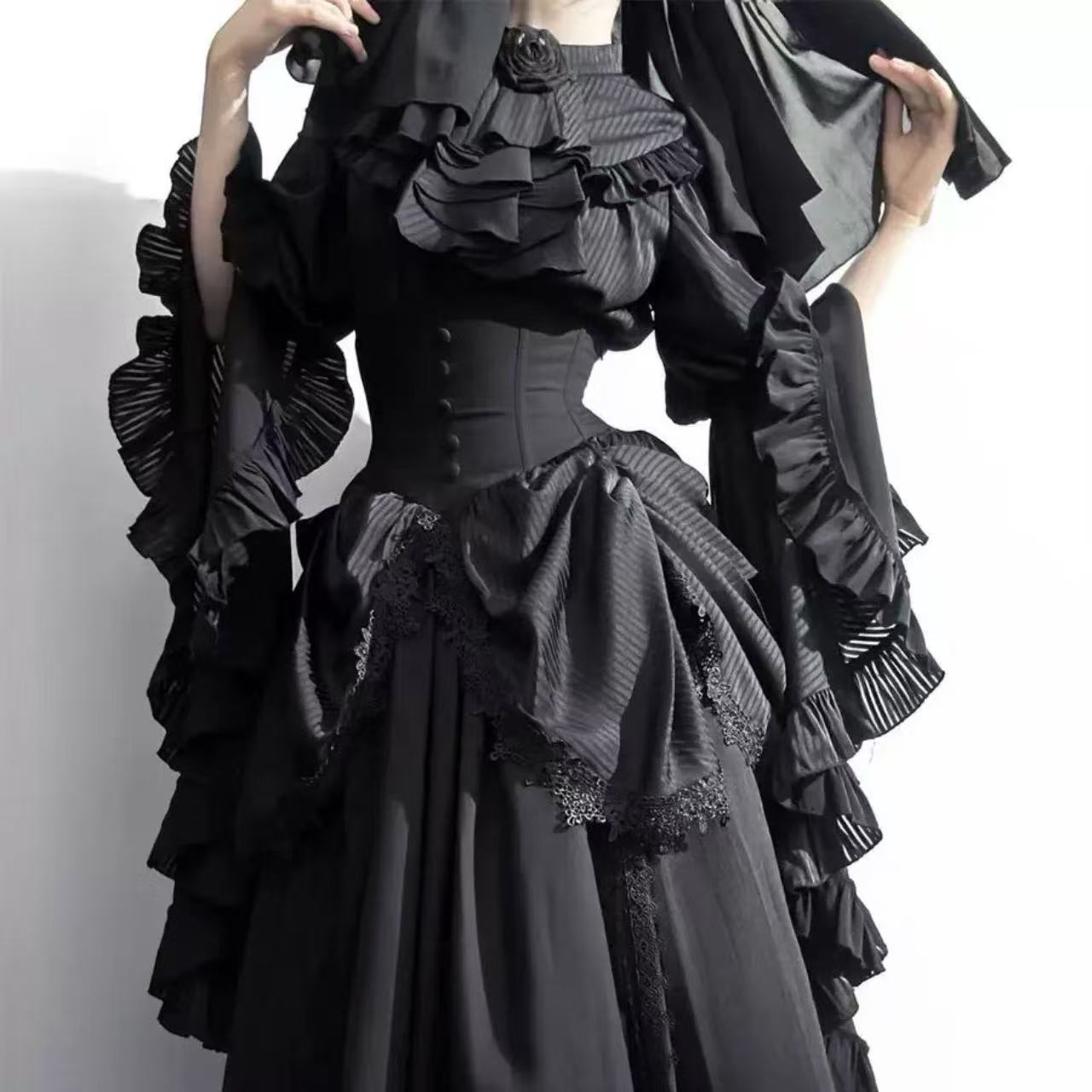 ゴスロリ 華麗なる貴婦人のゴシックドレス