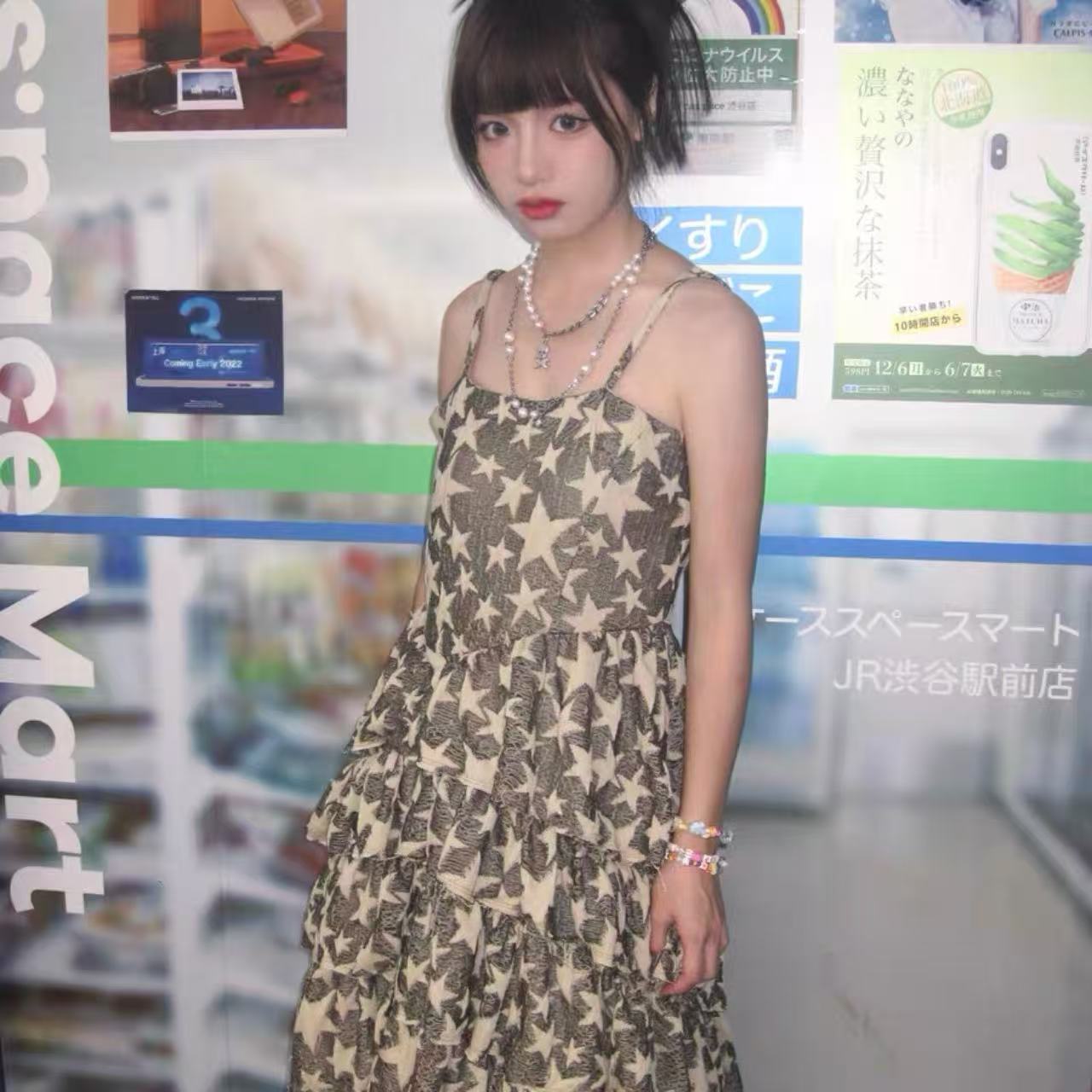 クラシカルロリータ 星の柄が特徴的なロリータドレス