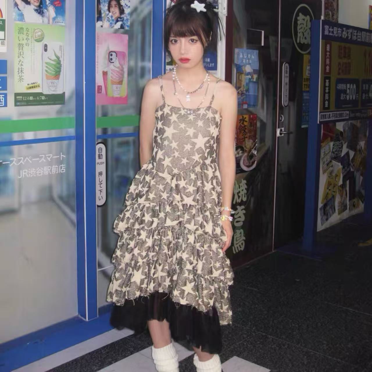 クラシカルロリータ 星の柄が特徴的なロリータドレス