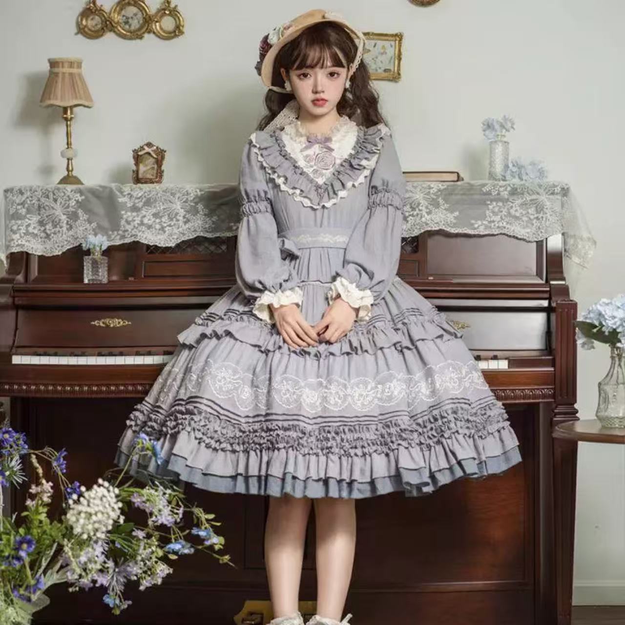 クラシカルロリータ 薔薇の刺繍のお嬢様ロリータドレス