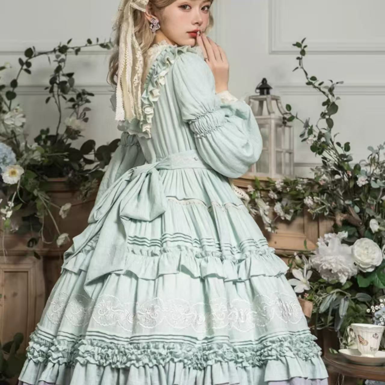 クラシカルロリータ 薔薇の刺繍のお嬢様ロリータドレス