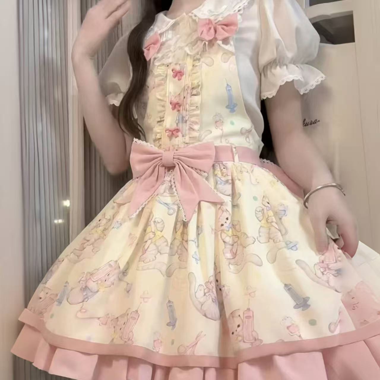 甘ロリータ 人形襟シャツ&ペンギン猫プリントサスペンダースカート