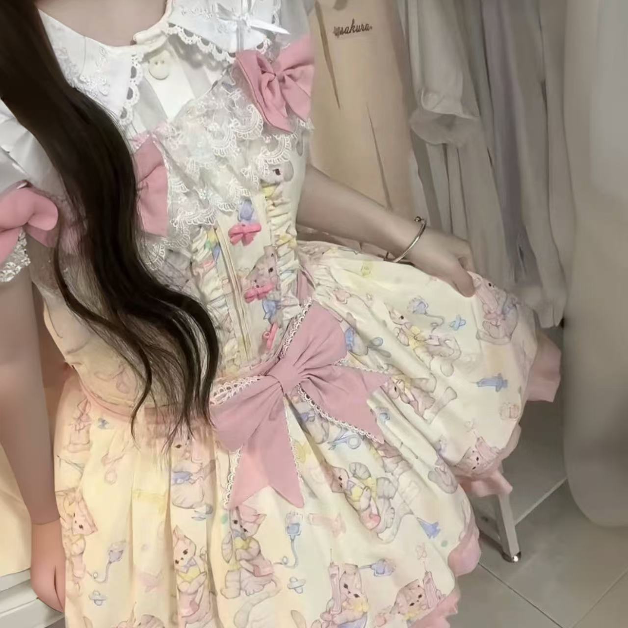 甘ロリータ 人形襟シャツ&ペンギン猫プリントサスペンダースカート