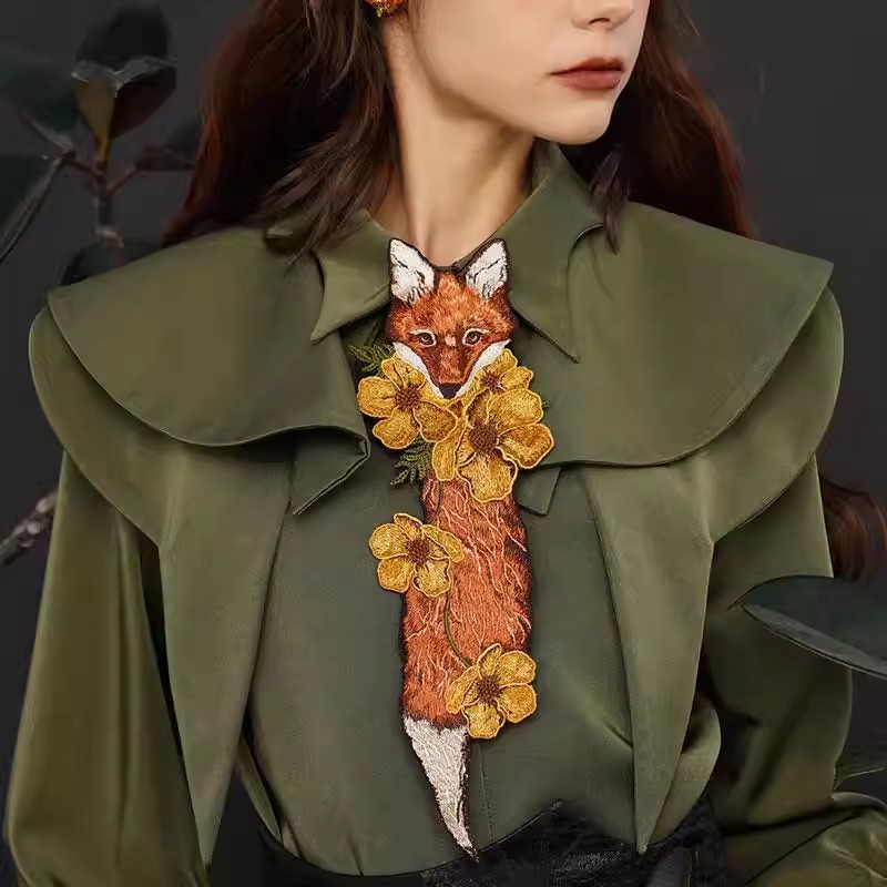 アンティーク花狐 刺繍タイ