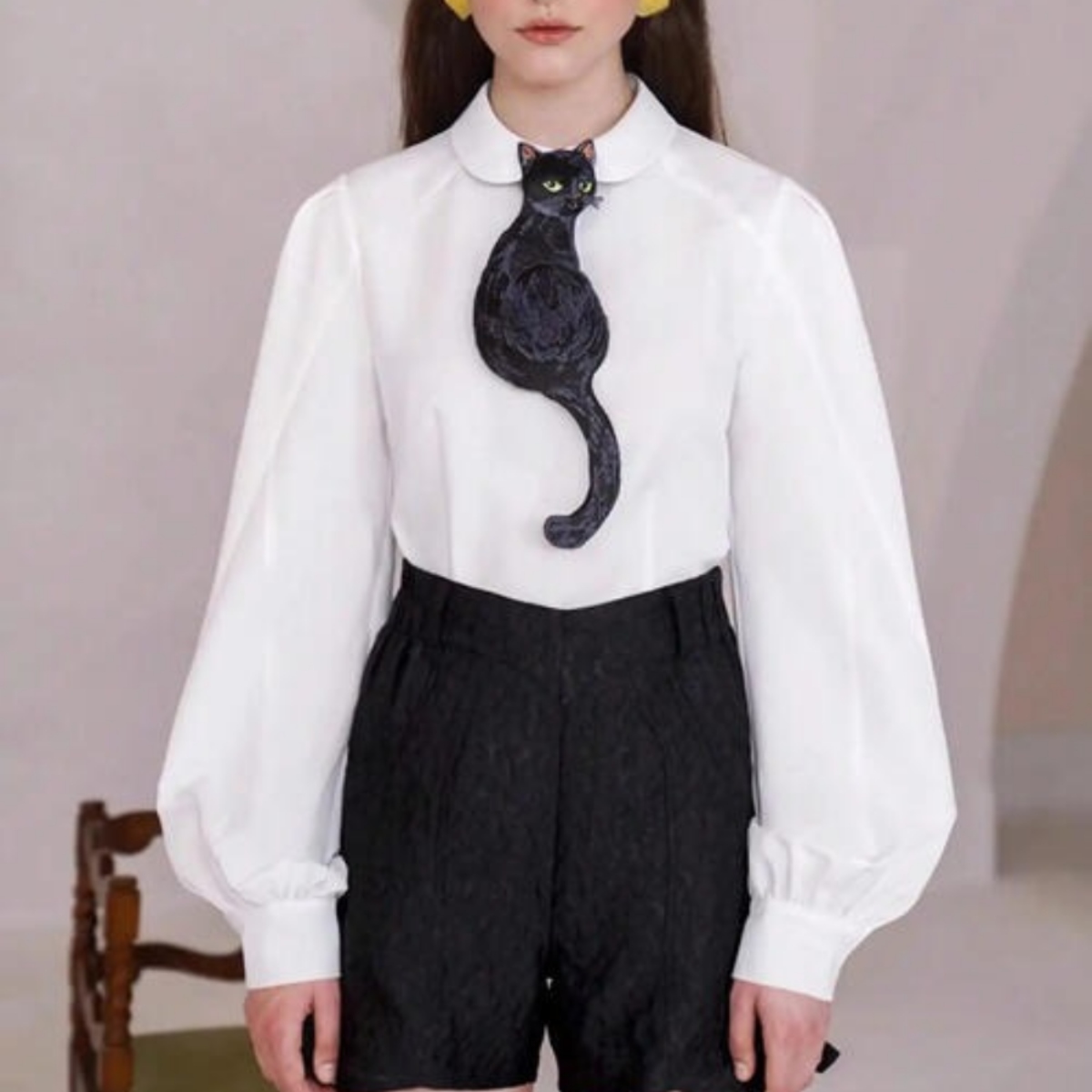 ノワール・キャット刺繍タイ