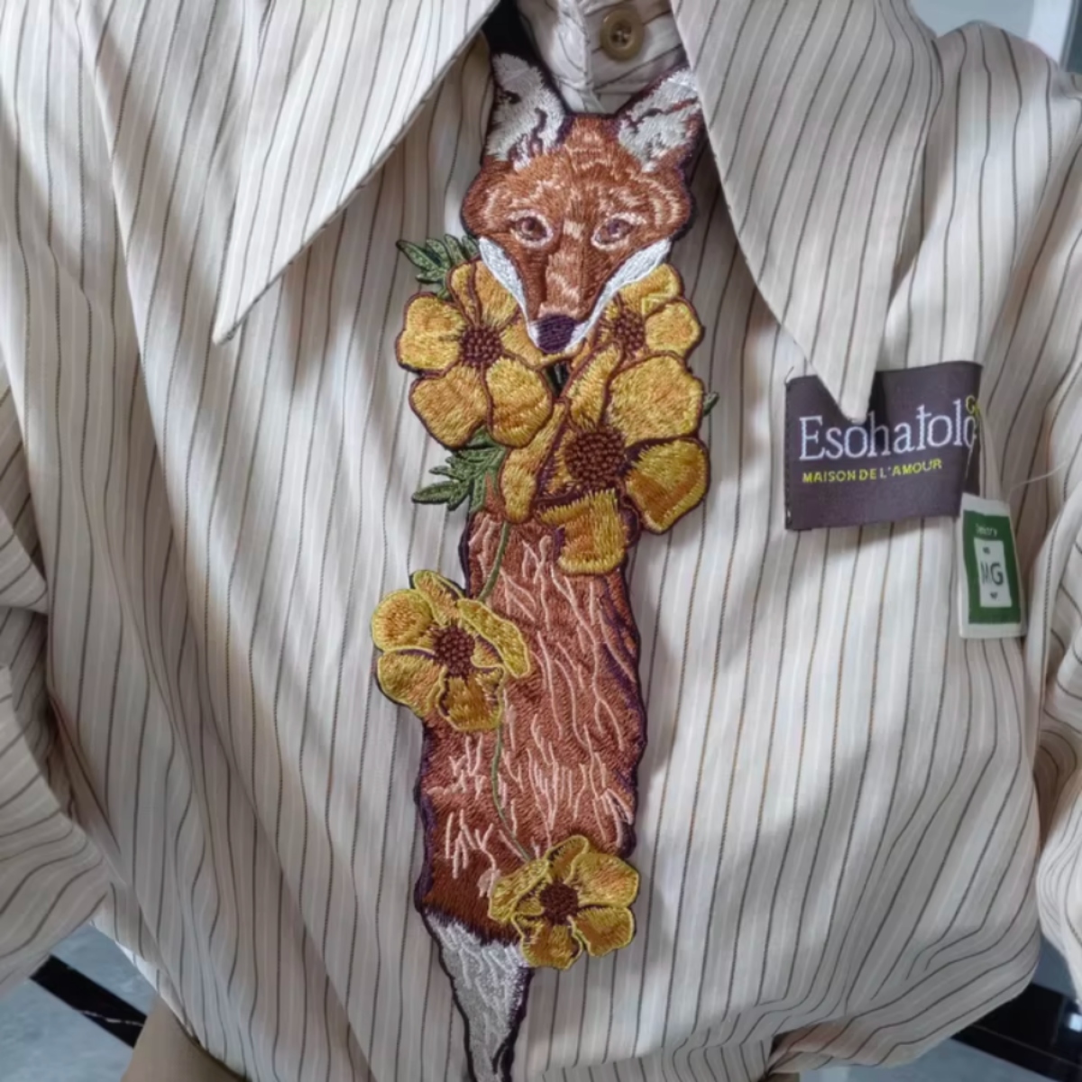 アンティーク花狐 刺繍タイ