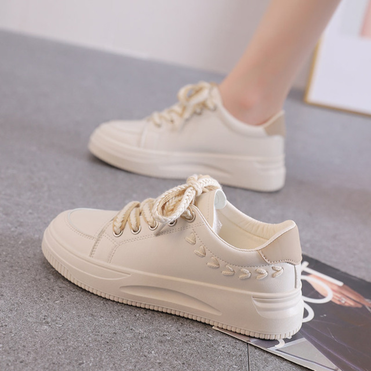 骨格ウェーブ カジュアルスニーカー