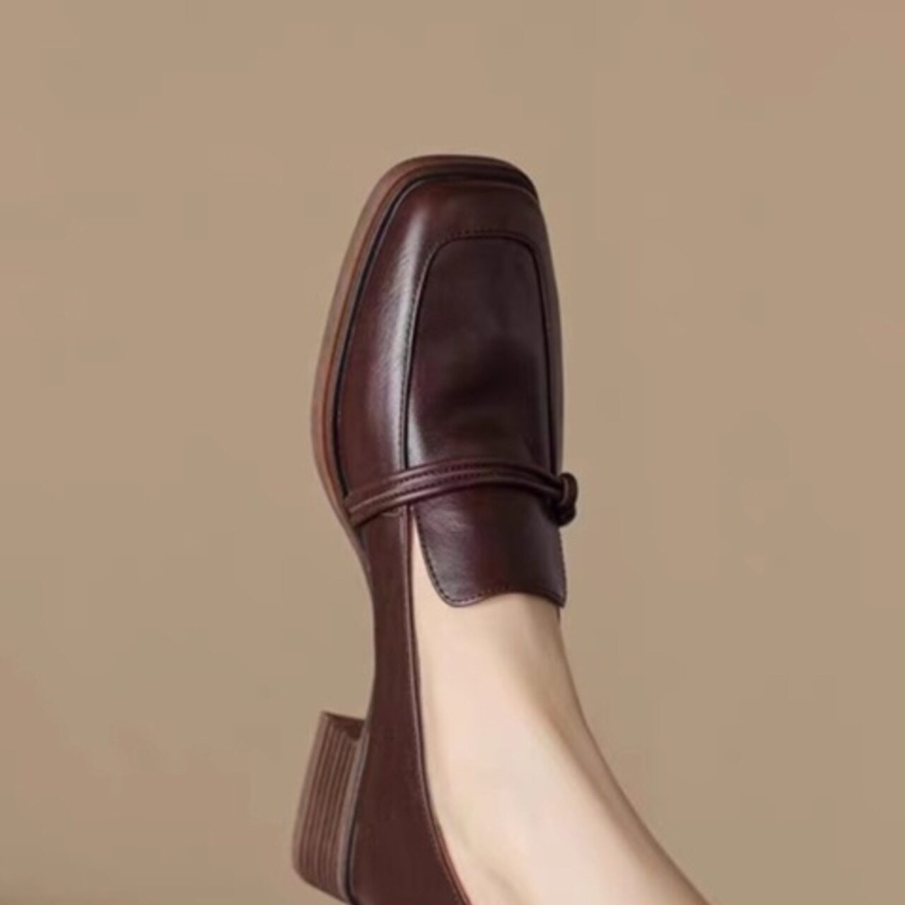 骨格ウェーブ クラシックスクエアローファー（ベルト付／ベーシック）