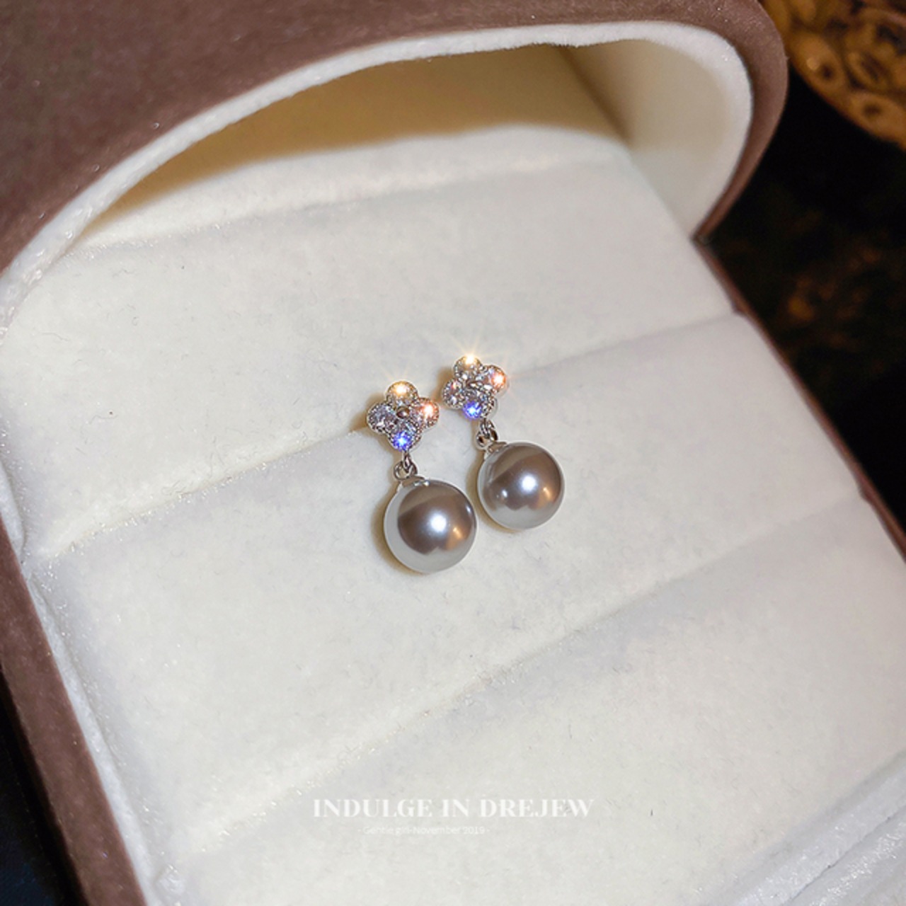 骨格ウェーブ シルバーパールピアス