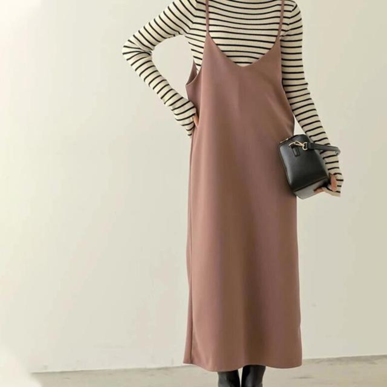 骨格ウェーブ スリット入りキャミワンピース