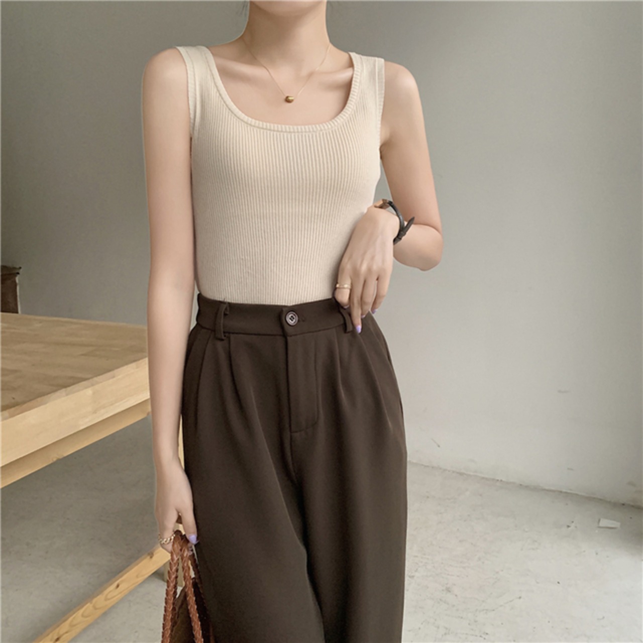 骨格ウェーブ タンクトップ