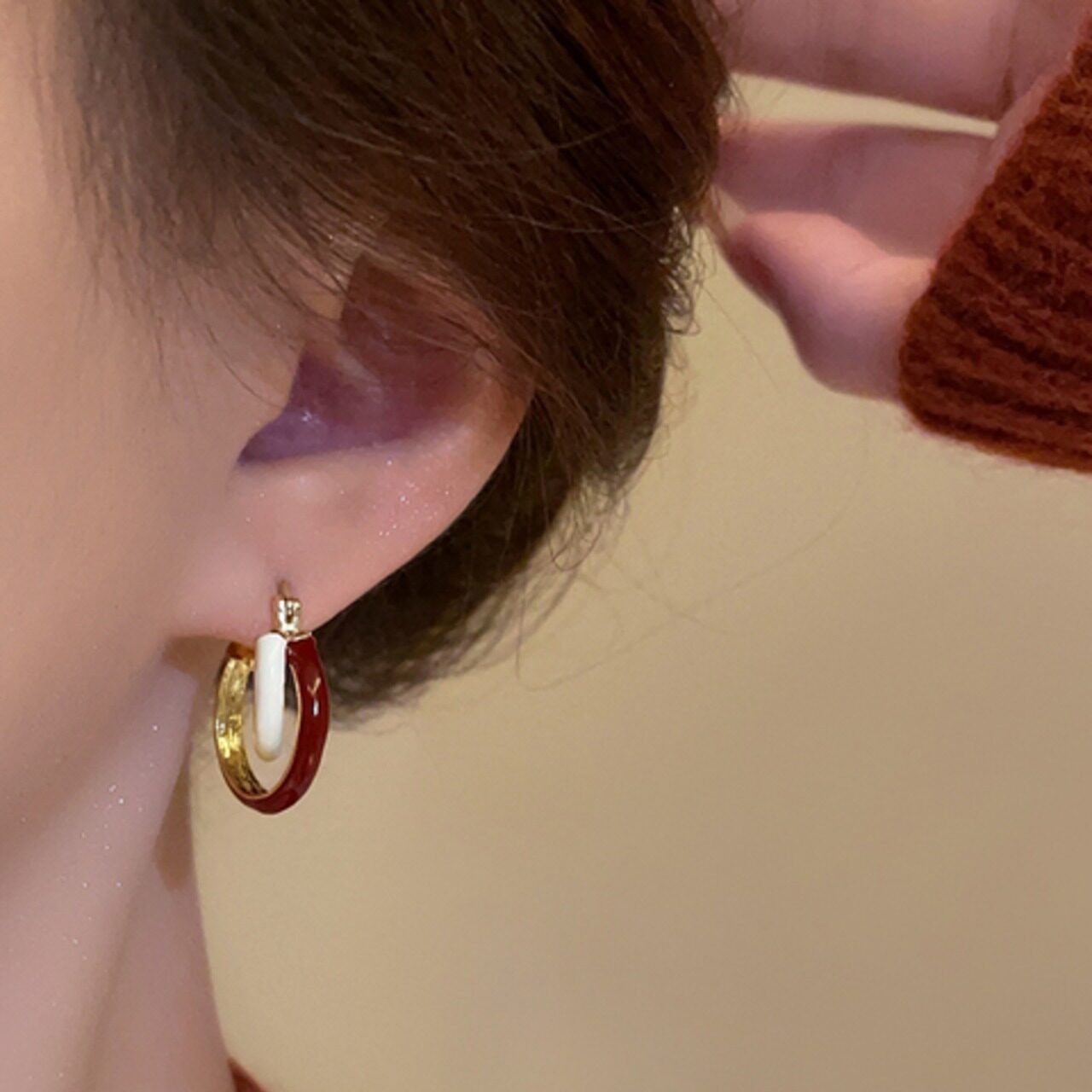 骨格ウェーブ ツイストリングピアス