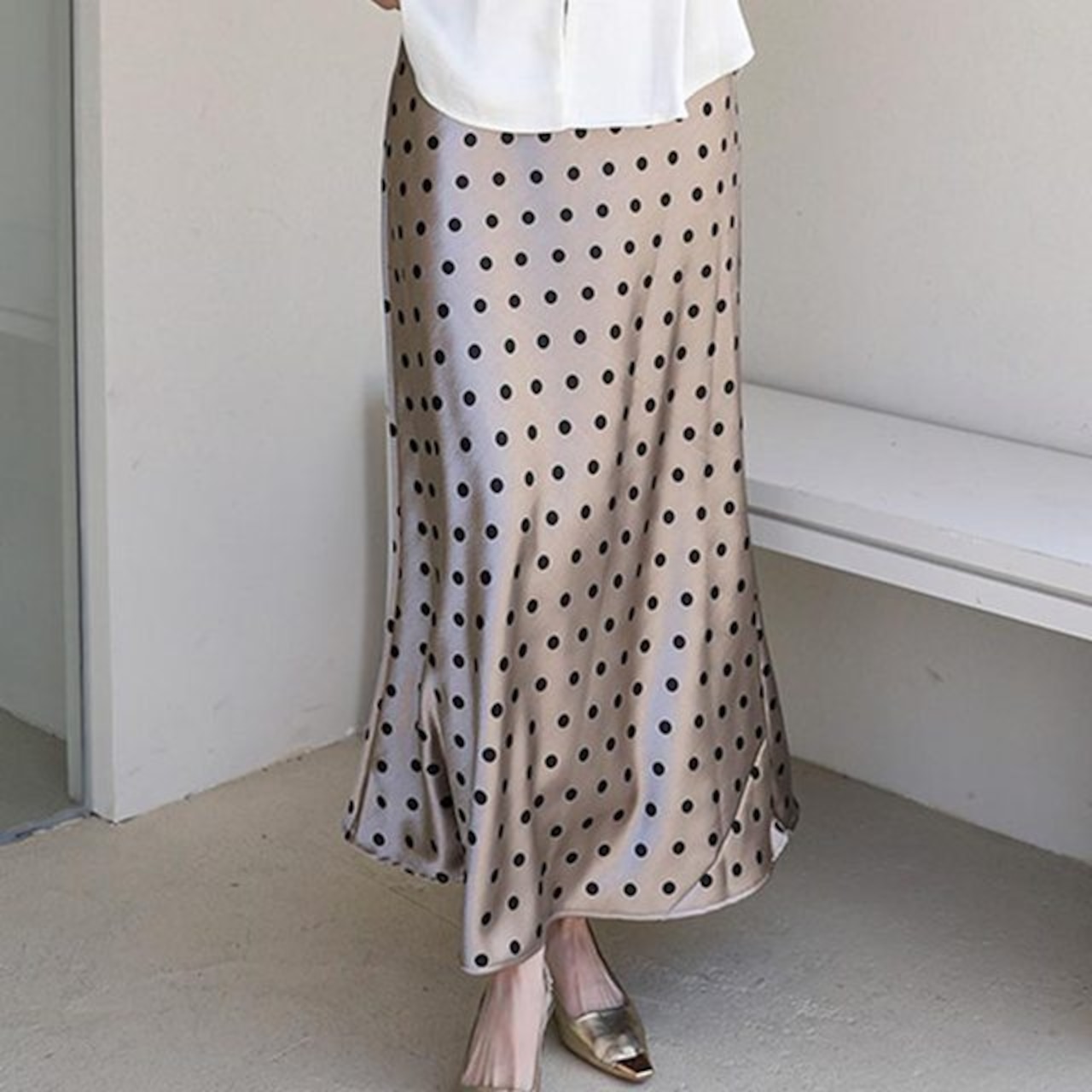 骨格ウェーブ ドット柄サテンAラインロングスカート