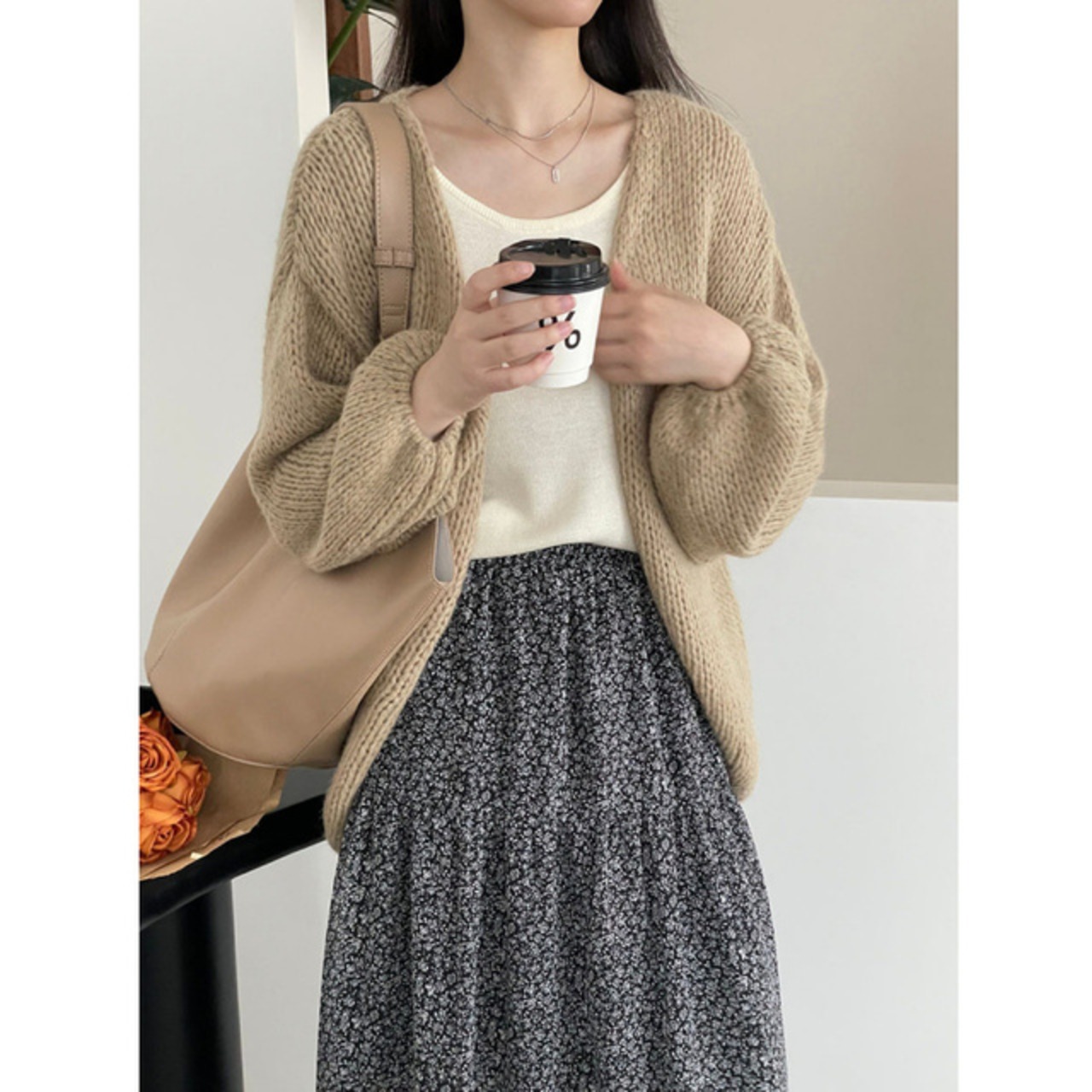 骨格ウェーブ パフスリーブニットカーディガン