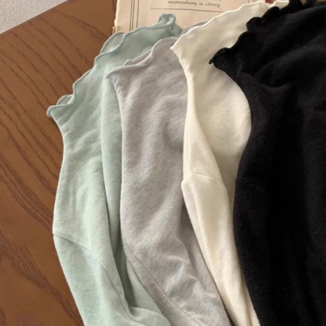 骨格ウェーブ ハーフネックトップス