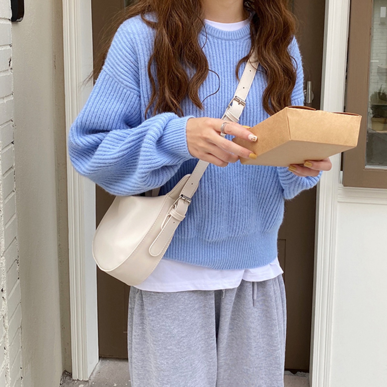 骨格ウェーブ ラウンドショルダーバッグ