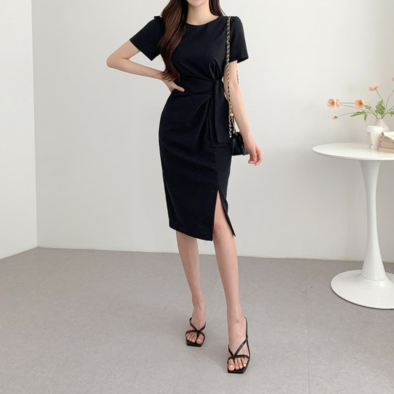 骨格ウェーブ ラウンドネックラップ風タイトワンピース