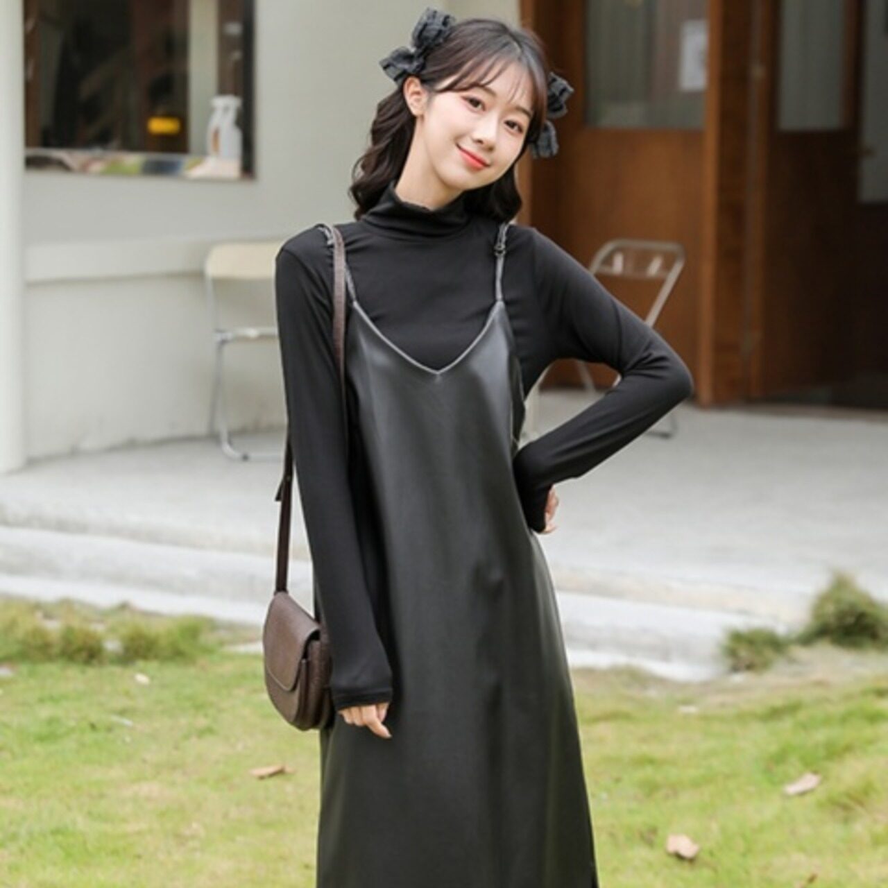 骨格ウェーブ レザースリット入りキャミワンピース