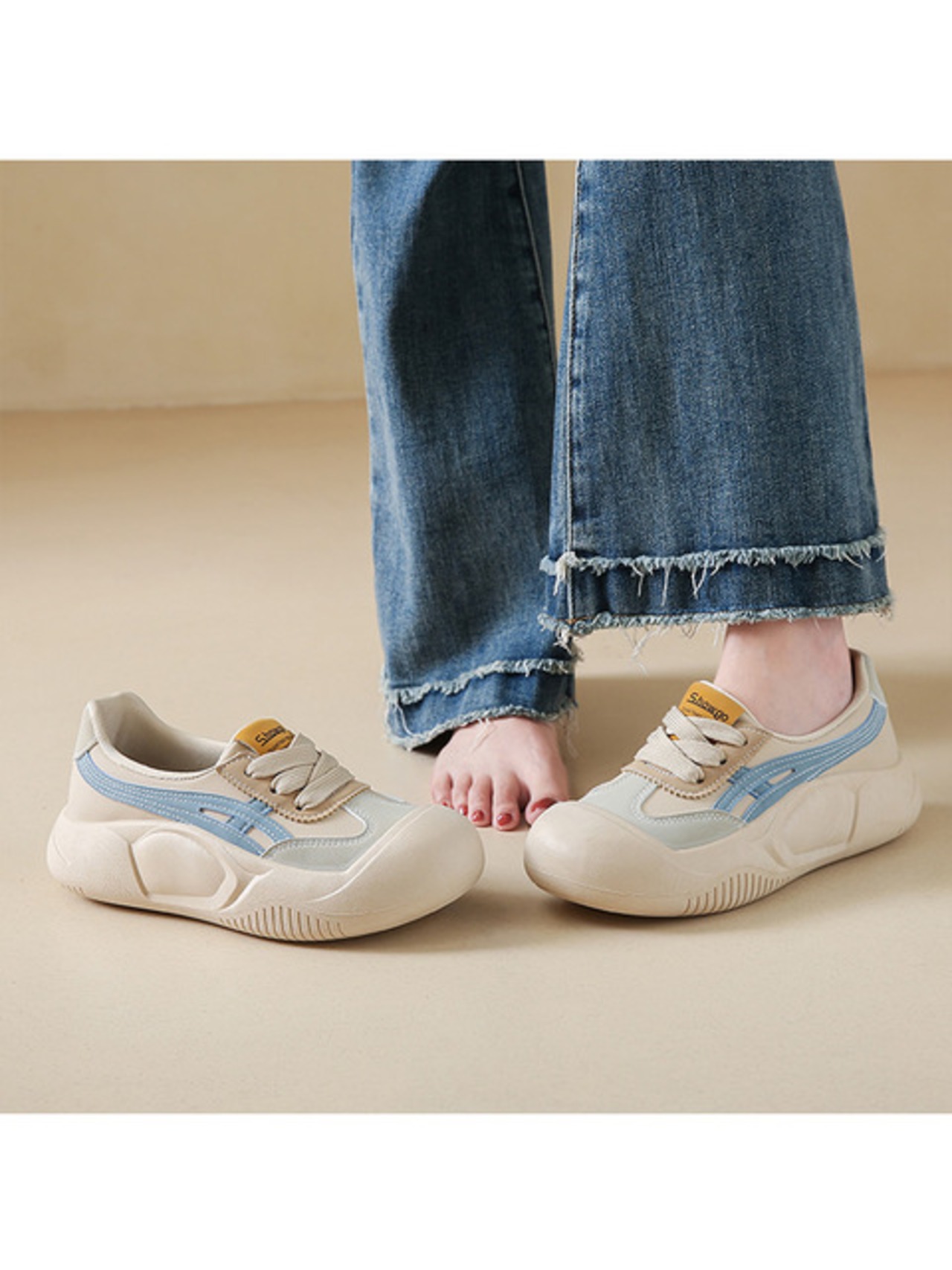 骨格ウェーブ 華奢見えソフトソールスポーツスニーカー