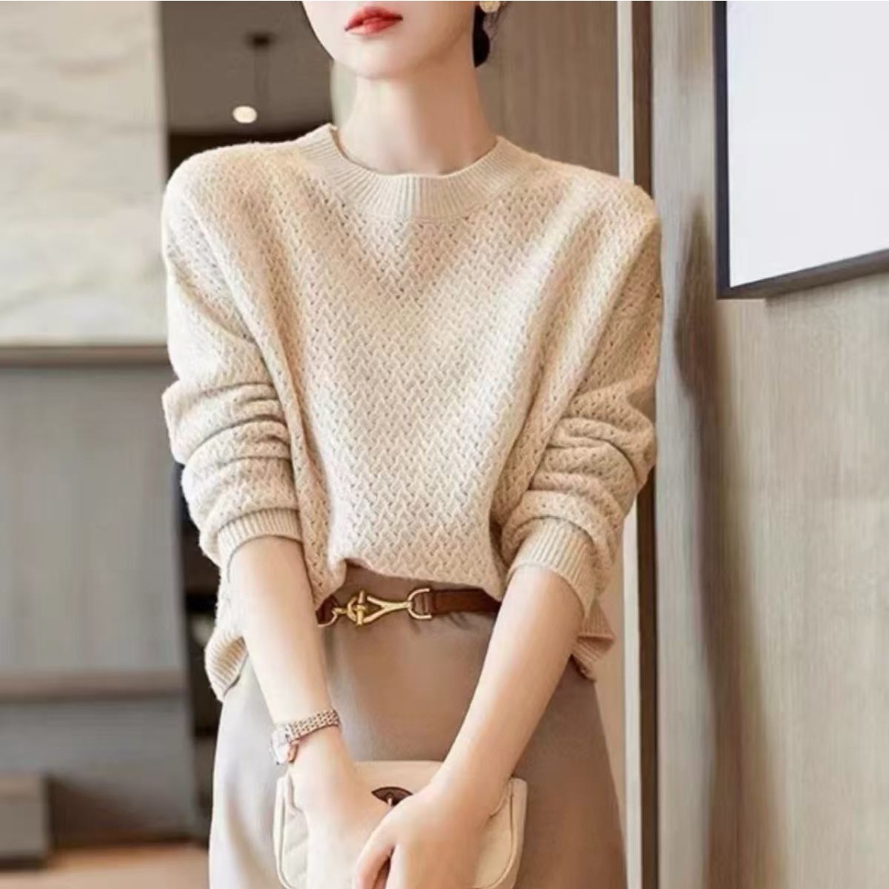 骨格ウェーブ クロッシュ編み ショート丈セーター