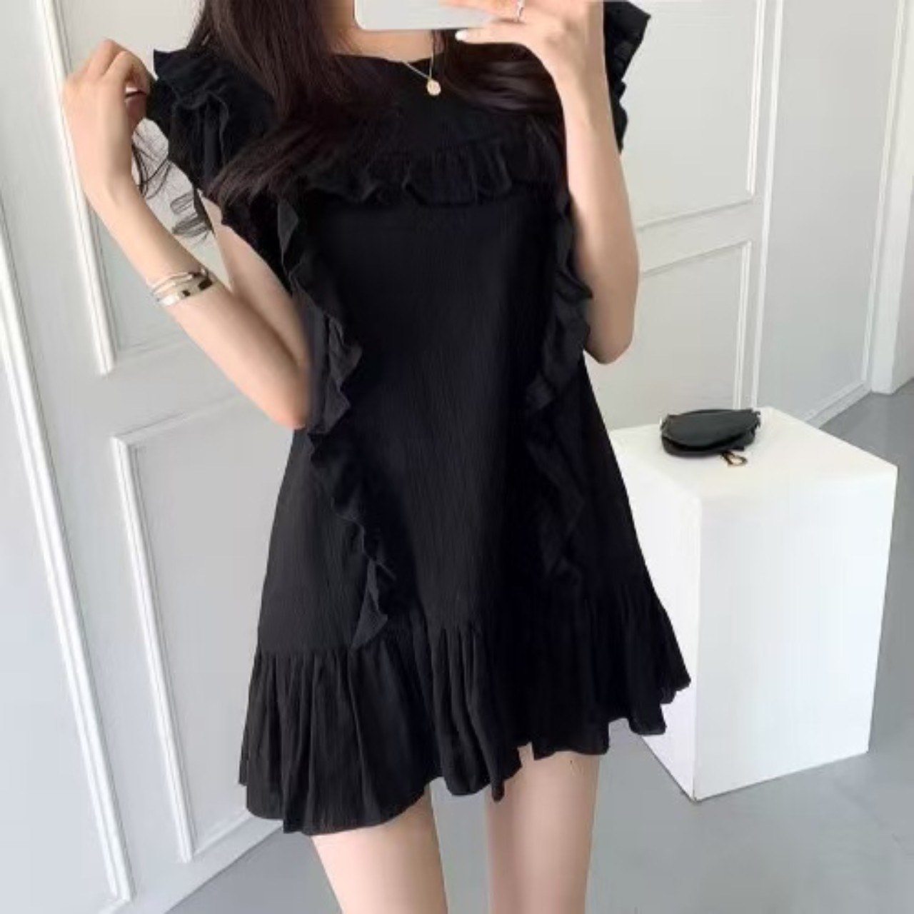 骨格ウェーブ フリルミニワンピース