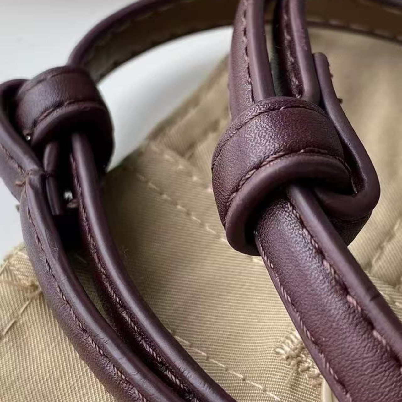 骨格ウェーブデザインリーフモチーフベルト