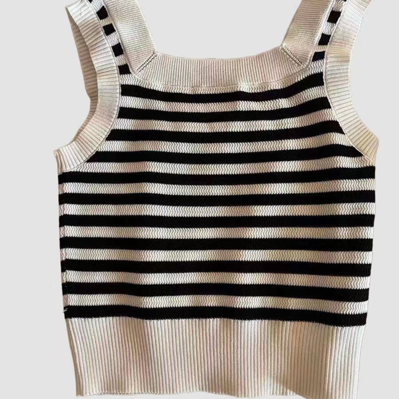 骨格ウェーブニットボーダーショート丈キャミソール