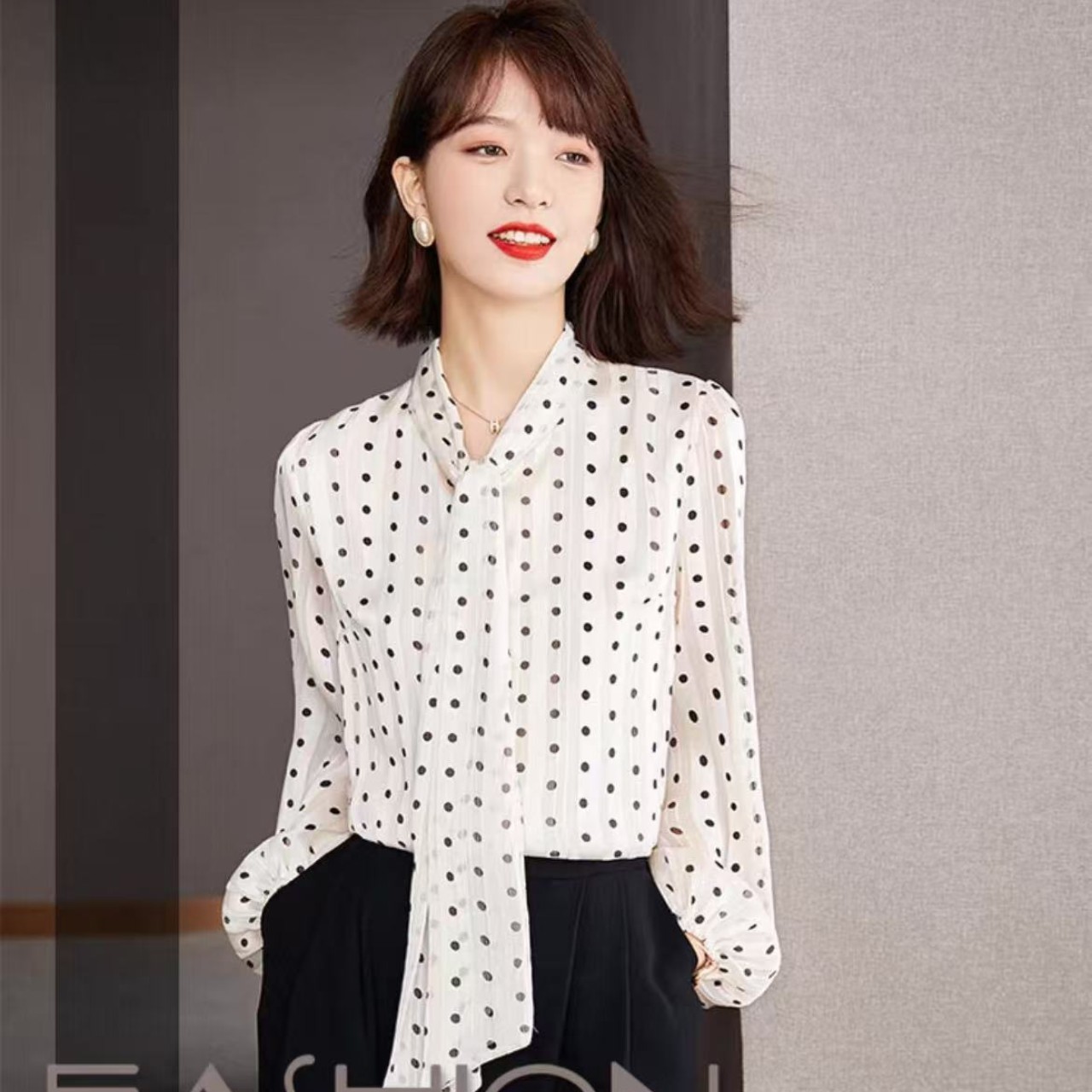 骨格ウェーブ服ドット柄2wayボウタイブラウストップス