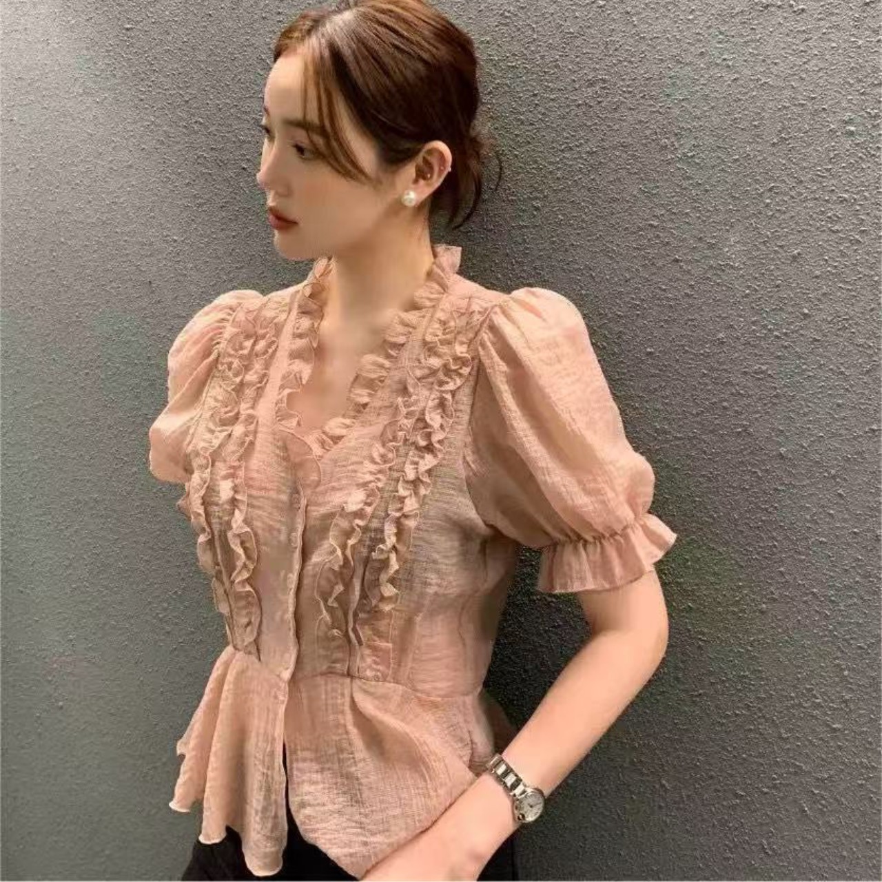 骨格ウェーブパフスリーブフリルブラウス