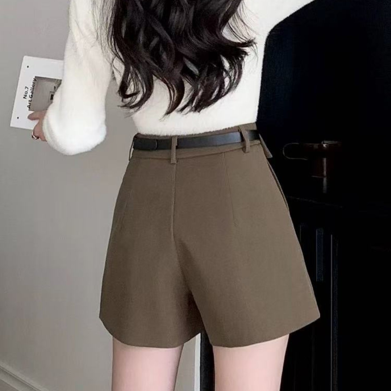 骨格ウェーブベルト付きショートパンツ