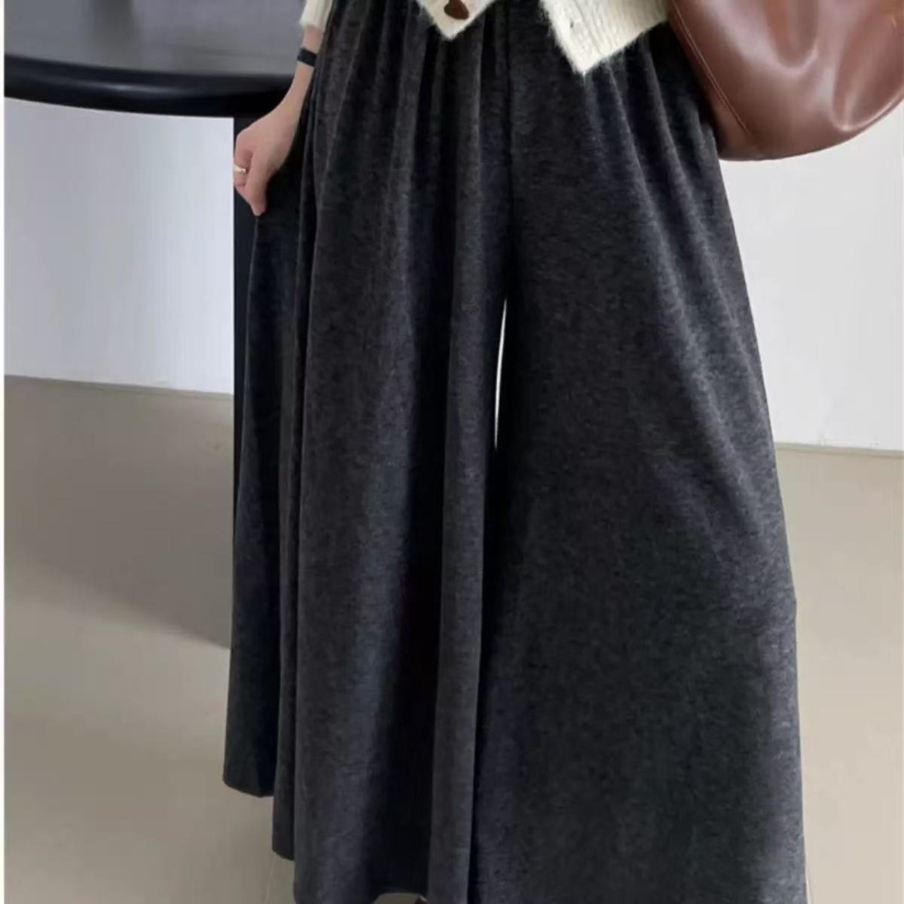 骨格ウェーブガウチョパンツ