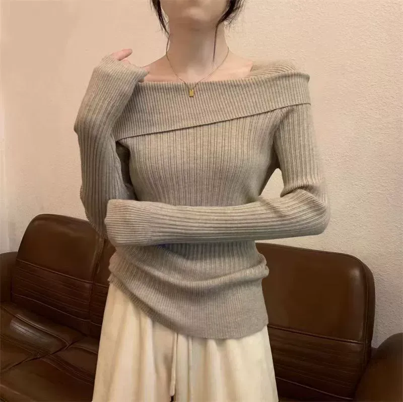 骨格ウェーブ オフショルダー風ニット アシンメトリー