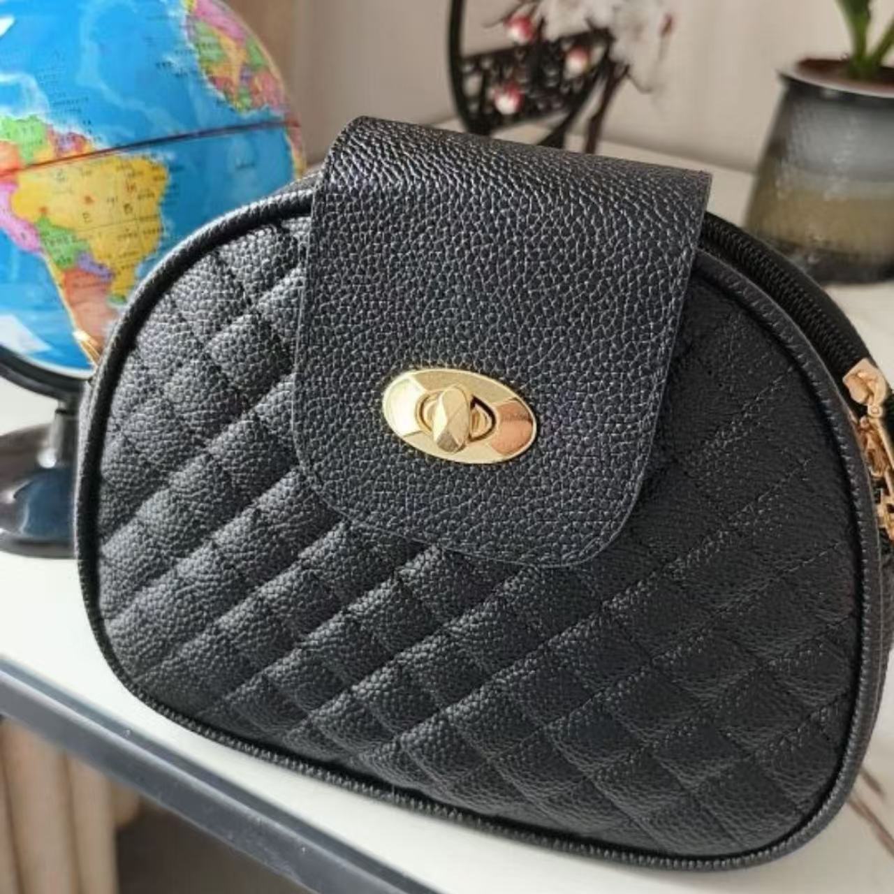 骨格ウェーブ クラシックショルダーバッグ