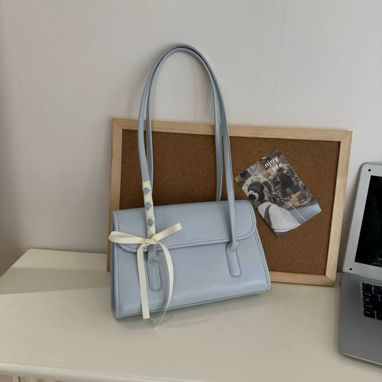 骨格ウェーブ リボン付きワンショルダーバッグ