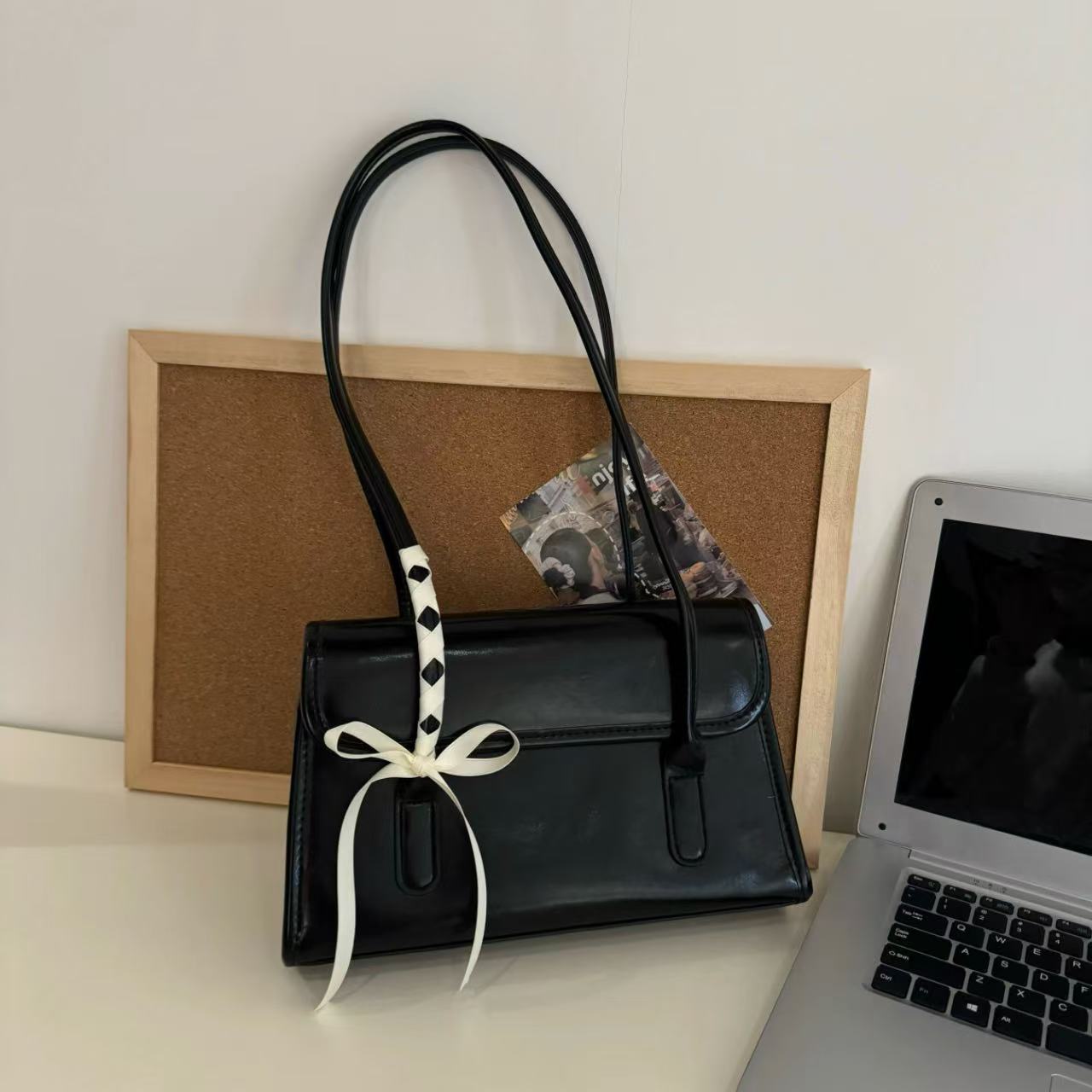 骨格ウェーブ リボン付きワンショルダーバッグ