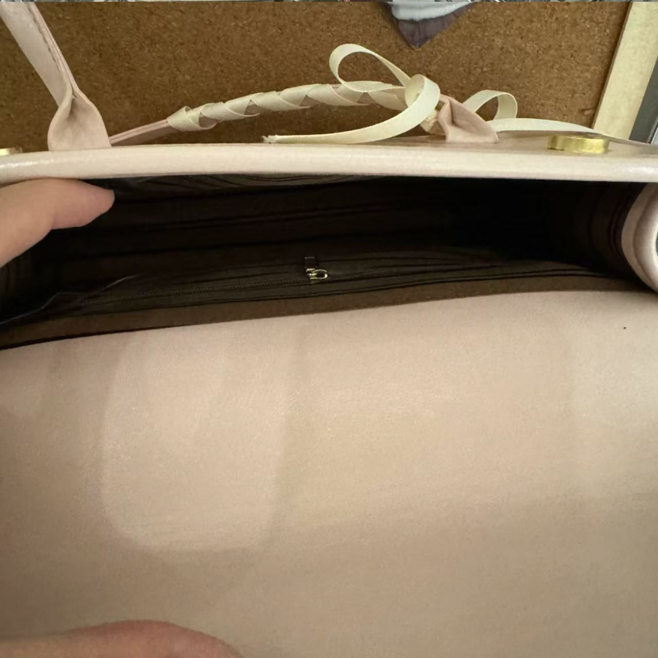 骨格ウェーブ リボン付きワンショルダーバッグ