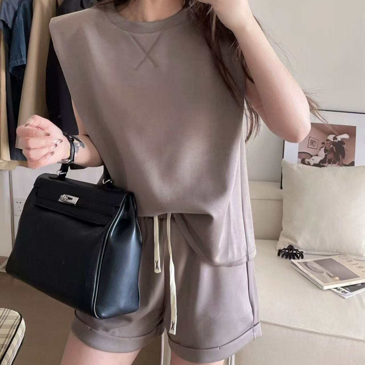 骨格ウェーブ ノースリーブ&ショートパンツセットアップ