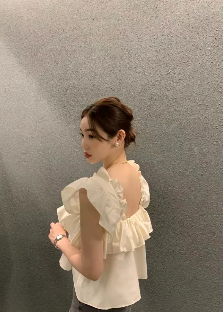 骨格ウェーブ デコルテ美人 ペプラム風フリルトップス