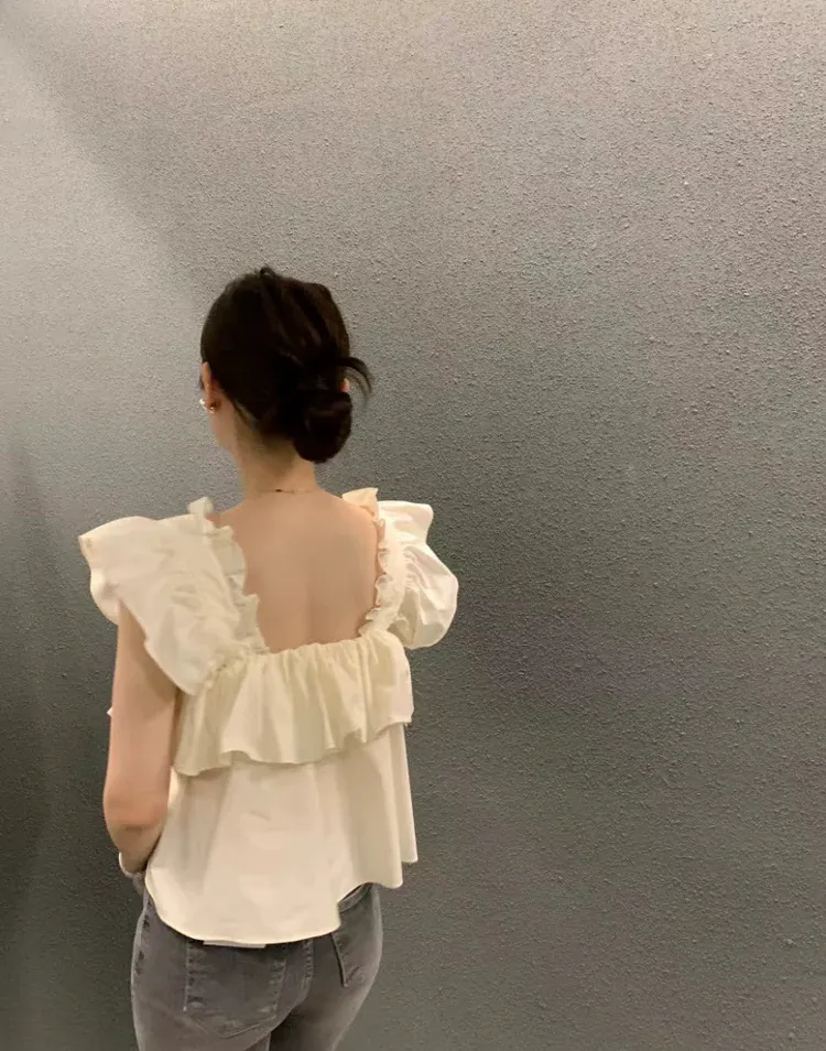 骨格ウェーブ デコルテ美人 ペプラム風フリルトップス