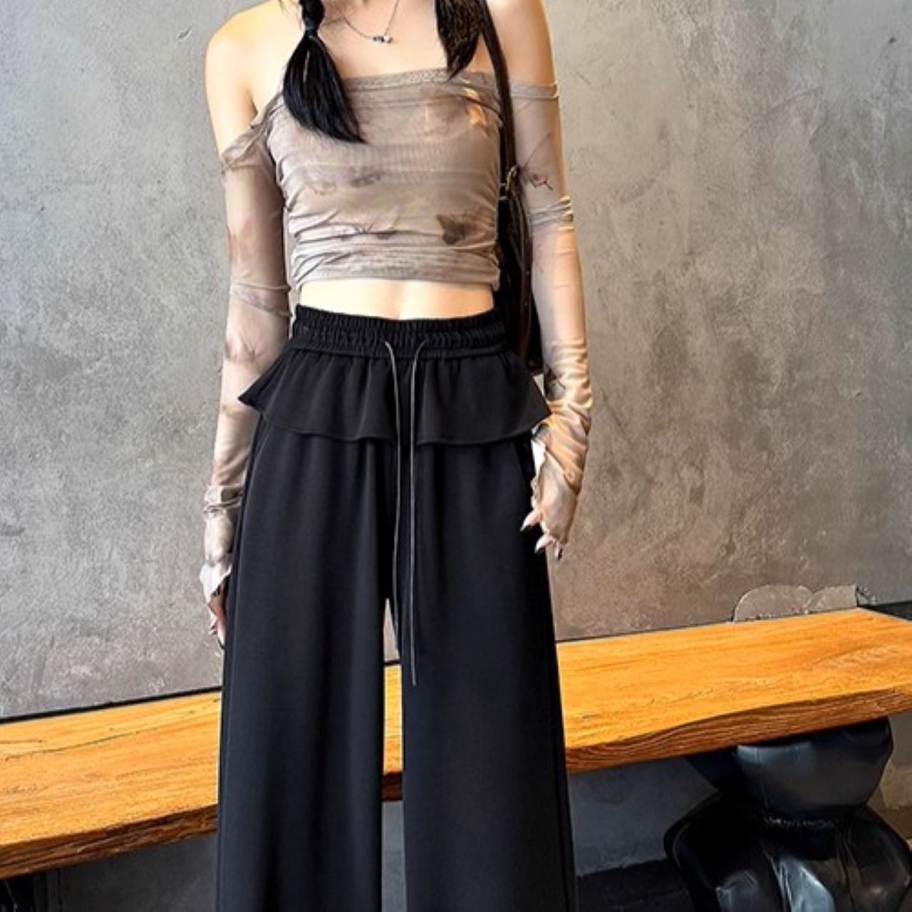 骨格ウェーブ フリル切替 ワイドパンツ ハイウエスト ゴム入り ゆったり