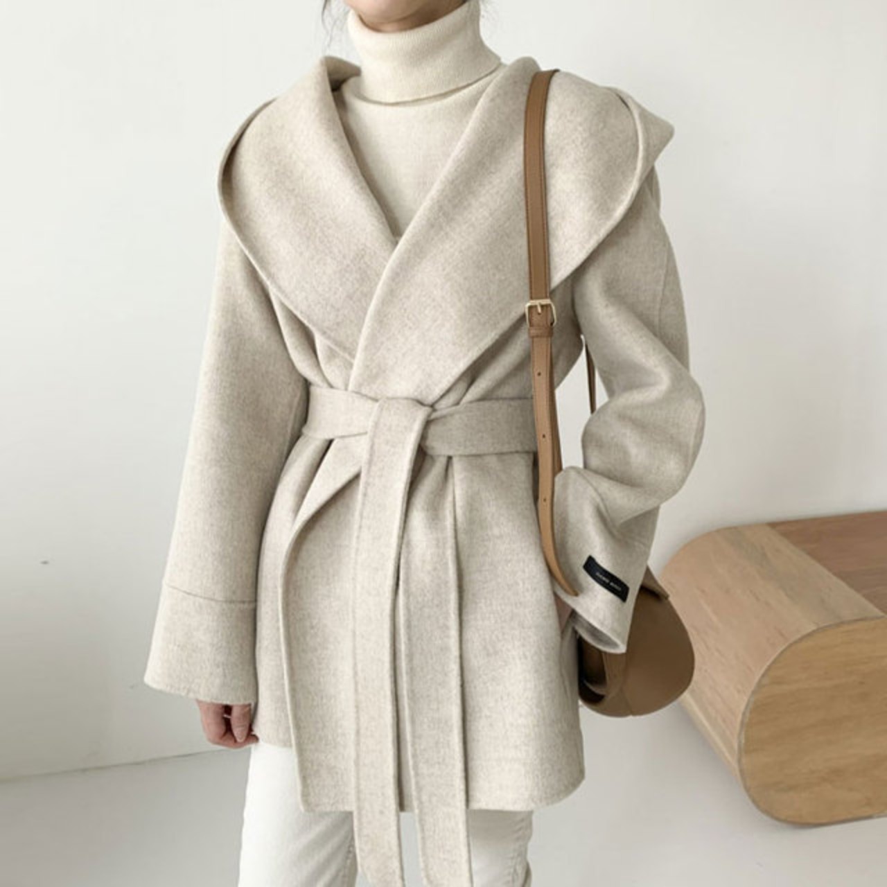 骨格ウェーブ ウエストマーク フード付き ミドル丈コート