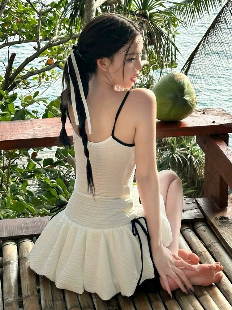 骨格ウェーブ サイドリボン 立体美シルエット ワンピース水着
